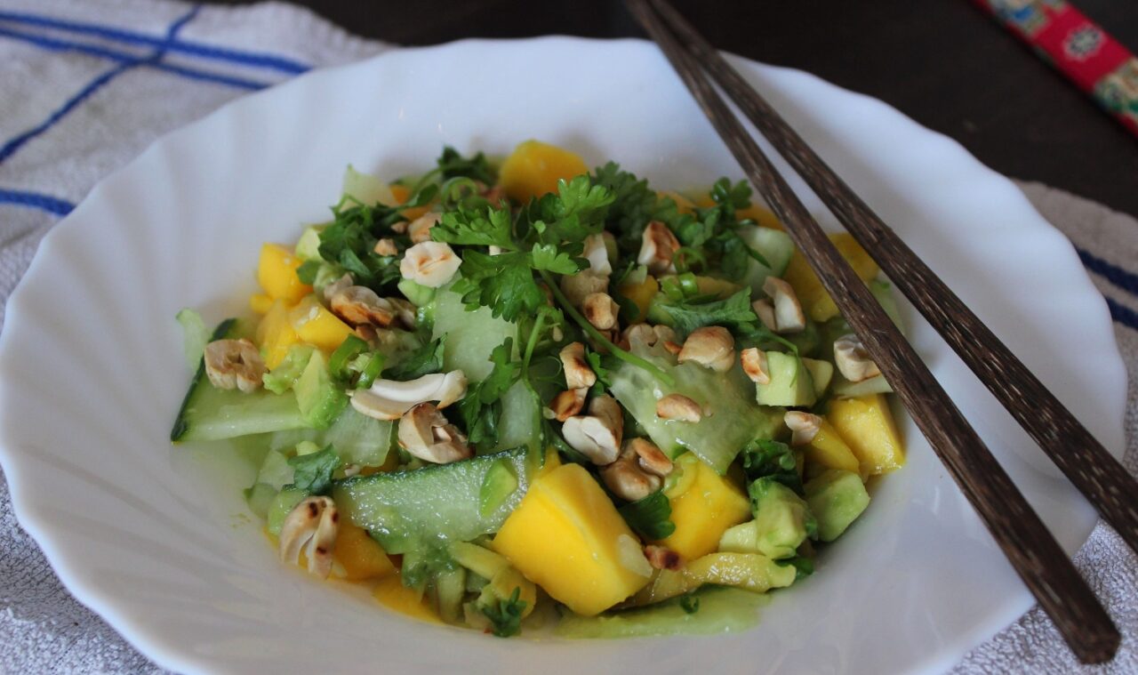 Asiatischer Mango-Avocado-Salat für den Sommer | The Good Food – Rette ...